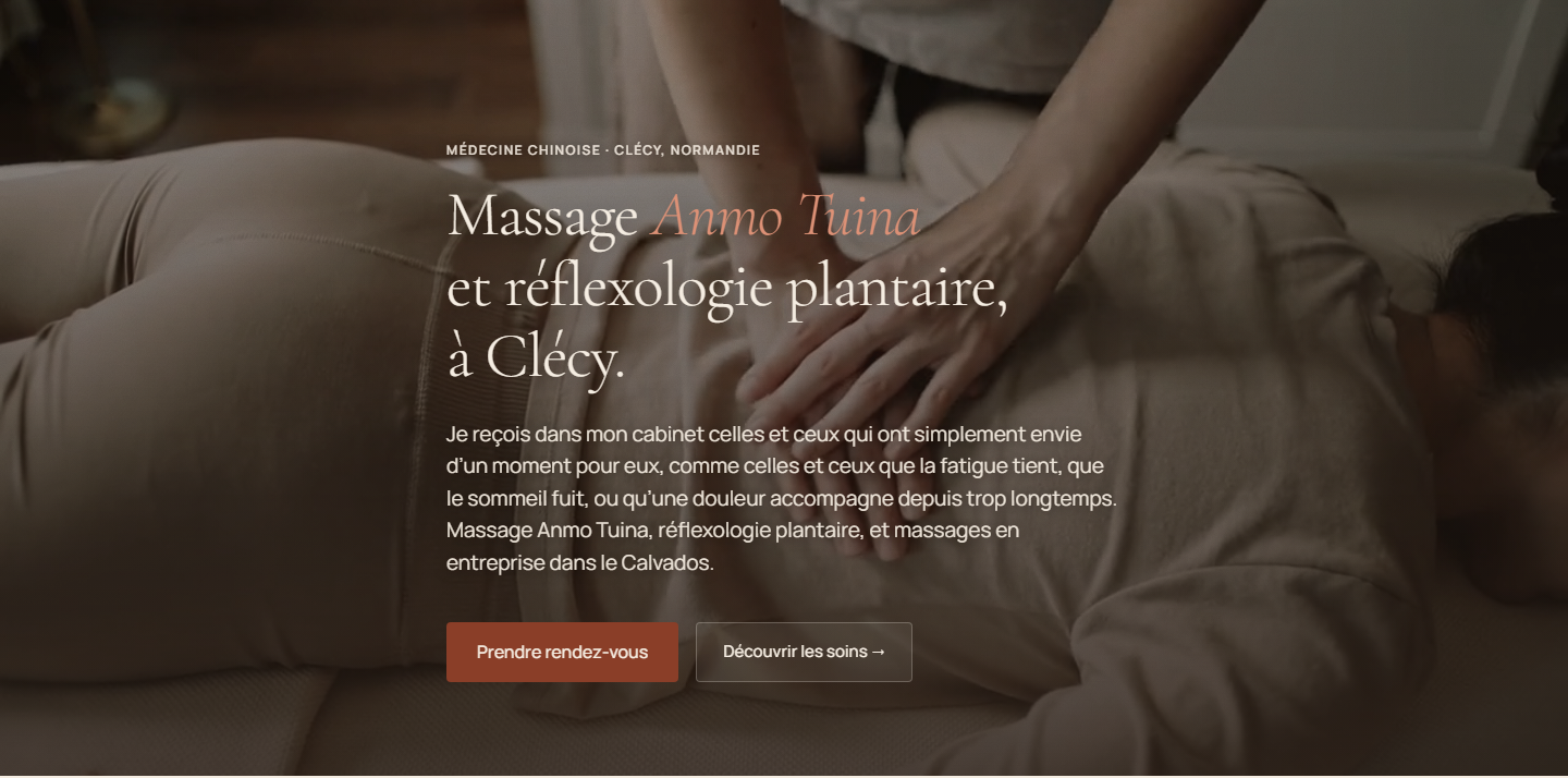 Hero — vidéo macro, mains qui travaillent le dos